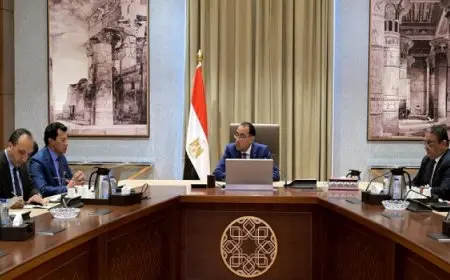 رئيس الوزراء يستعرض مع وزير الشباب والرياضة عددا من ملفات العمل