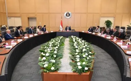 وزير الصناعة: الحكومة تولي اهتماما بمشروعات الطاقة المتجددة والهيدروجين الأخضر وتعمل على توطينها