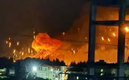 قصف وهجوم جوي يستهدف مدينة جبلة السورية