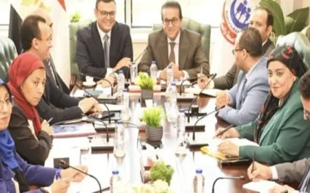 خالد عبدالغفار يبحث مع وزير الإسكان المشاريع المشتركة بين الوزارتين