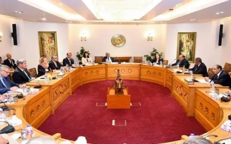 وزير الخارجية يستقبل رئيس وزراء ولاية بافاريا الألمانية