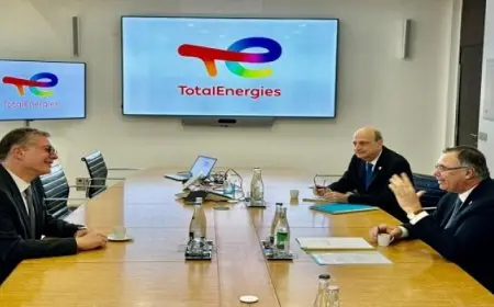 بال .. وزير البترول يعقد مباحثات مع الرئيس التنفيذى لشركة “توتال إينرجيز”