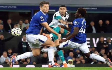 التعادل السلبي يخيم على مواجهة إيفرتون أمام نيوكاسل في الدوري الإنجليزي الممتاز