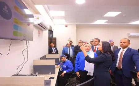 وزيرة التضامن تدشن الخط الساخن لأبناء مصر وتتفقد مكتب خدمة المواطنين