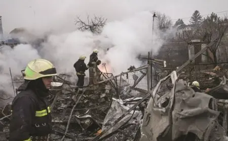 مقتل وإصابة 25 شخصا في هجمات روسية على خيرسون خلال 24 ساعة