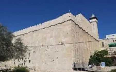 قوات الاحتلال تغلق الحرم الإبراهيمي الشريف بالخليل أمام المصلين