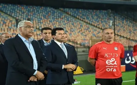 وزير الرياضة يشهد مران منتخب مصر استعداداً لمباراتي موريتانيا