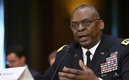 وزير الدفاع الأمريكي يترأس اجتماعا لمناقشة الاستجابة للإعصارين هيلين وميلتون