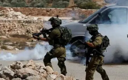 قوات الاحتلال تطلق الرصاص الحي على الفلسطينيين خلال اقتحام قريتين في رام الله