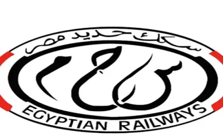 السكك الحديد: سقوط عربتين من قطار إثر اصطدام جرار به في محافظة المنيا