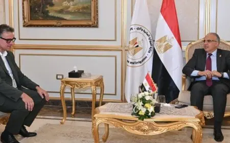 وزير الرى يلتقى ممثلى منظمة فلاندز البلجيكية العاملة فى مجال تحلية المياه والطاقة المتجددة