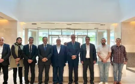 وفد قيادات التعليم العالي وجامعة الجلالة يزور الطلاب المُصابين بمجمع السويس الطبي