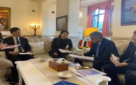 وزير السياحة يلتقي بنائب رئيس منطقة حكومة الشعب لمقاطعة فولينج ببلدية تشونج تشينج بجمهورية الصين الشعبية