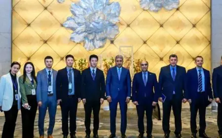 وزير السياحة يواصل لقاءاته المهنية خلال زيارته الرسمية للعاصمة الصينية بكين