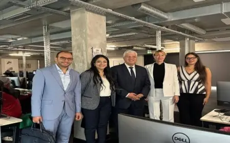 وزير التعليم العالي يشيد بالنظام التعليمي لمدرسة 42 الفرنسية