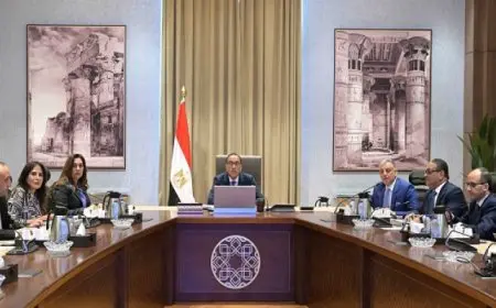 رئيس الوزراء يتابع الموقف الحالي للمشروعات الجاري تنفيذها بمحافظة الإسماعيلية
