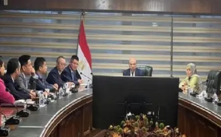 وزير الطيران المدني يلتقي مسئولي شركة هواوي العالمية لبحث فرص التعاون