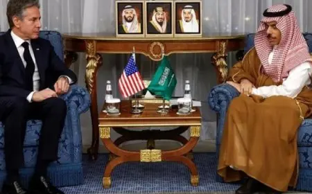 بلينكن يطالب بإنهاء الحرب وإعادة إعمار غزة خلال زيارته للسعودية