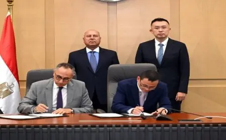 كامل الوزير يشهد توقيع اتفاق لإقامة مصنع لإنتاج سيارات كهربائية في مصر