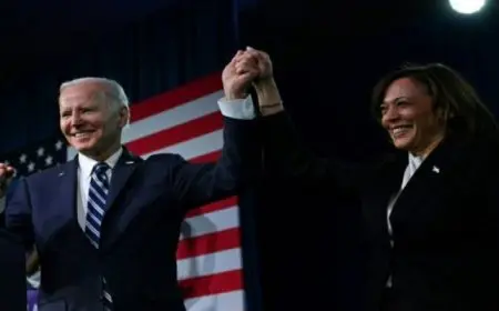 بايدن يدلي بصوته في التصويت المبكر لانتخابات الرئاسة الأمريكية