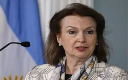 رئيس الأرجنتين يقيل وزيرة خارجيته لتصويتها ضد العقوبات الأمريكية على كوبا