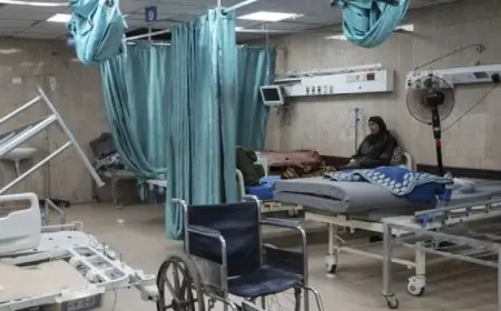 إسرائيل تقصف مستشفى كمال عدوان وتحرق مخزن الأدوية