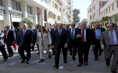 رئيس الوزراء يتفقد مشروع تطوير “شارع النبي دانيال” خلال جولته بالاسكندرية