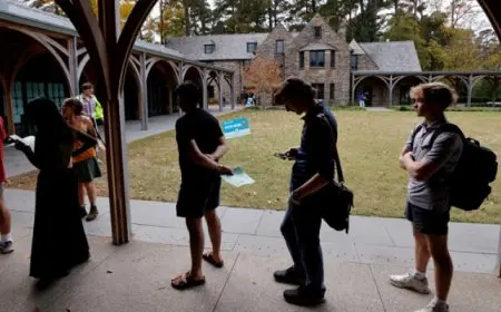 أكثر من 70 مليون شخص أدلوا بأصواتهم في التصويت المبكر للانتخابات الأمريكية