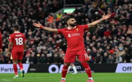 محمد صلاح يسجل ويقود ليفربول للفوز على برايتون 2ـ1 ويتصدر الدوري الإنجليزي