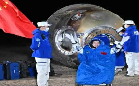 عودة طاقم المركبة الفضائية “شنتشو-18” إلى الأرض بعد مهمة ستة أشهر