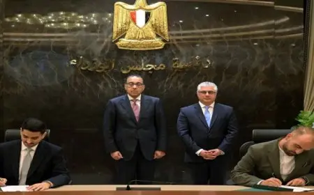 مدبولي يشهد توقيع عقد مشروع بين شركة “سيراج الصناعية” وشركة (VESRA – Honeywell) باقتصادية قناة السويس