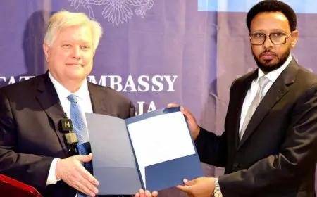 الصومال وأمريكا يوقعان اتفاقية إعفاء ديون بقيمة أكثر من مليار دولار