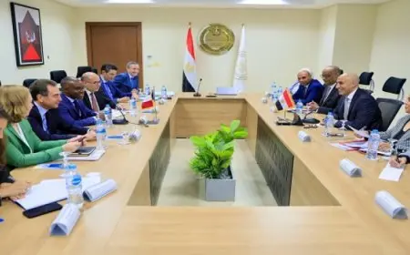 وزير التربية والتعليم يستقبل وزير الدولة الفرنسي المكلف بالفرانكفونية والشراكات الدولية وسفير فرنسا