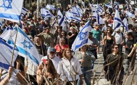 لليوم الثاني.. آلاف الإسرائيليين يتظاهرون ضد إقالة يوآف جالانت