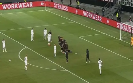 مرموش يقود فرانكفورت للفوز على سلافيا براج في الدوري الأوروبي بهدف