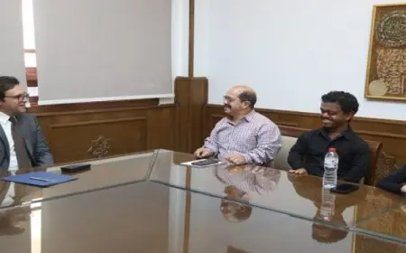 وزير الثقافة يلتقي أعضاء جمعية وفرقة قصار القامة لبحث سبل دعمهم ودمج فرقتهم للفنون الشعبية في أنشطة الوزارة