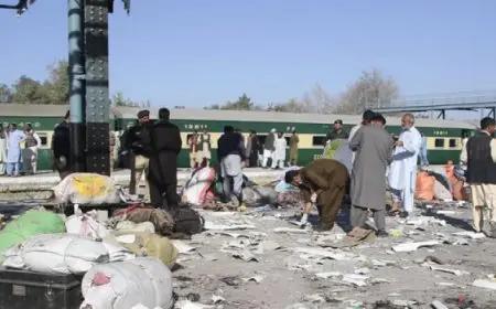 24 قتيلًا في تفجير محطة قطارات بمدينة كويتا الباكستانية .. وجماعة جيش تحرير بلوشيستان الانفصالية تتبنى الهجوم