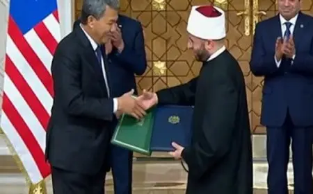 الرئيس السيسي ورئيس وزراء ماليزيا يشهدان التوقيع على مذكرة تفاهم للتعاون في الشئون الاسلامية