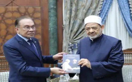 شيخ الأزهر ورئيس وزراء ماليزيا يتفقان على إنشاء مركز لتعليم اللغة العربية بماليزيا