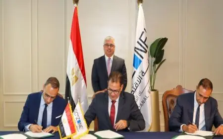رئيس اقتصادية قناة السويس يشهد توقيع عقد مشروع “شركة النيل لإعادة تدوير البلاستيك”