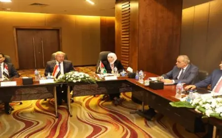 بال .. نائب رئيس مجلس الوزراء للتنمية الصناعية وزير الصناعة والنقل يترأس الاجتماع الـ 83 لشركة الجسر العربي للملاحة