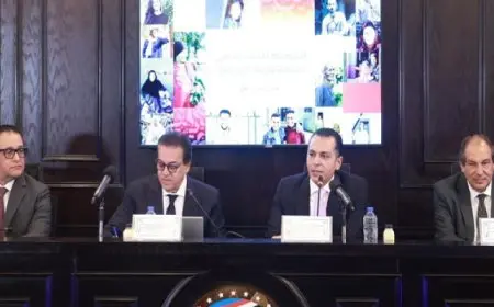 خالد عبد الغفار يستعرض جهود الدولة المصرية في دعم القطاع الصحي علي مدار عشر سنوات