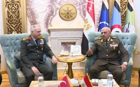 رئيس الأركان يلتقي رئيس هيئة الأركان العامة للقوات المسلحة التركية