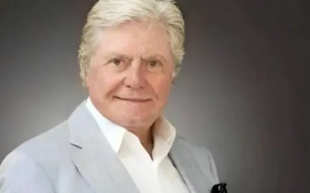 اليوم.. حسين فهمي يفتتح سوق الصناعة ضمن فعاليات مهرجان القاهرة السينمائي