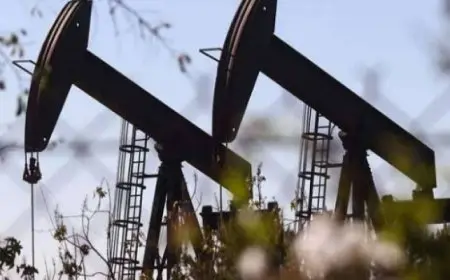 النفط يتراجع وسط مخاوف من فائض المعروض ويتجه لخسارة أسبوعية