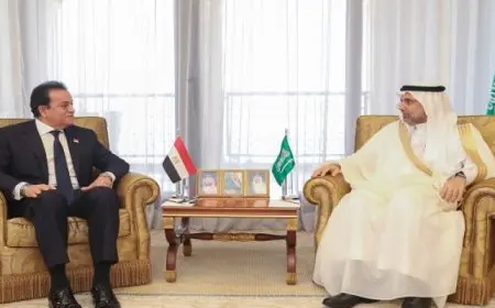 نائب رئيس الوزراء يلتقي وزير الصحة السعودي لمناقشة التعاون في القطاع الصحي