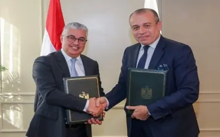 اقتصادية قناة السويس توقع بروتوكول مع التمثيل التجاري المصري لتعميق سبل التعاون