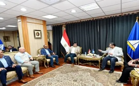 وزير الإسكان ومحافظ دمياط يتابعان موقف خدمات مياه الشرب والصرف الصحى والمشروعات الجارية بالمحافظة