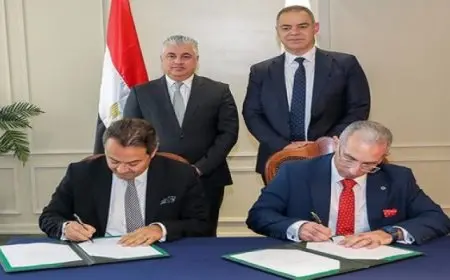 باستثمارات تقارب 13مليار جنيه.. اقتصادية قناة السويس توقع مع “أوراسكوم” عقد انتفاع لتطوير 3.3 كم2