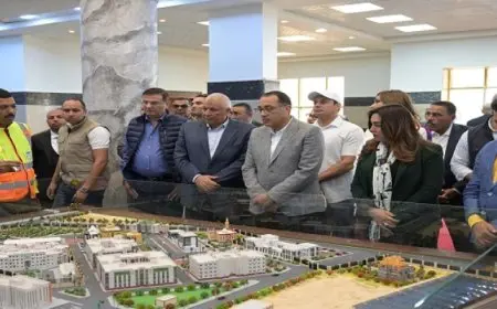 خلال جولته بالوادي الجديد… رئيس الوزراء يتفقد “العاصمة الإدارية الجديدة” بالمحافظة بعد التشغيل التجريبي لعدد من مبانيها